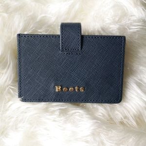 Roots mini card wallet